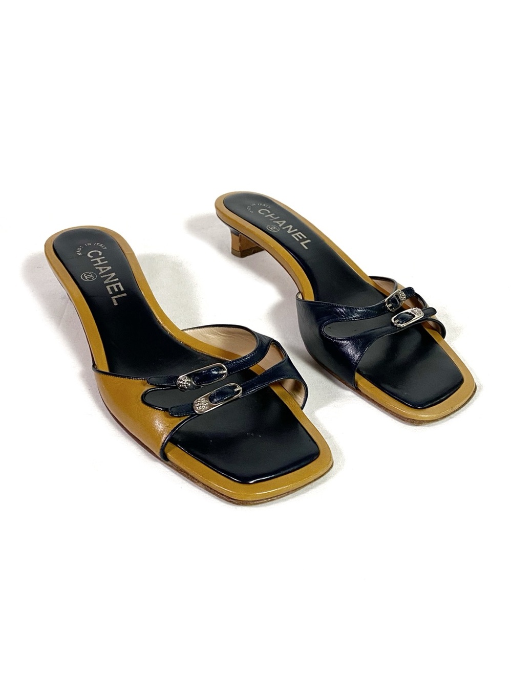 Chanel Vintage Y2K Black Tan Leather Camellia Mules Sandals Kitten Heels